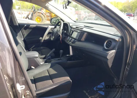 2015 Toyota Rav4 Le z USA, uszkodzony, nr VIN JTMBFREV0FJ030182